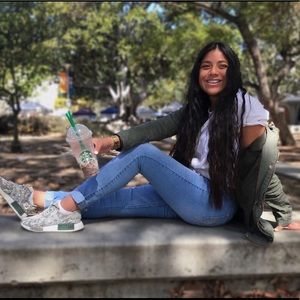 Meet your Posher, Jocelyn